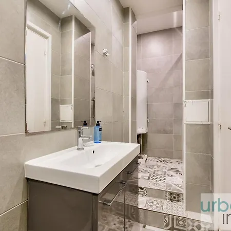 Urban Flat 34 - Beautiful 3 Bedroom Louvre * Paris
