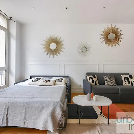 Apartment Urban Flat 34 - Beautiful 3 Bedroom Louvre *