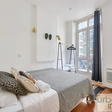 Urban Flat 34 - Beautiful 3 Bedroom Louvre *