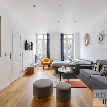 Urban Flat 34 - Beautiful 3 Bedroom Louvre Paris
