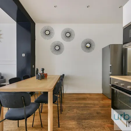 Apartment Urban Flat 34 - Beautiful 3 Bedroom Louvre *