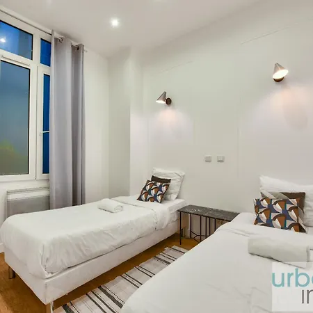 Urban Flat 34 - Beautiful 3 Bedroom Louvre
