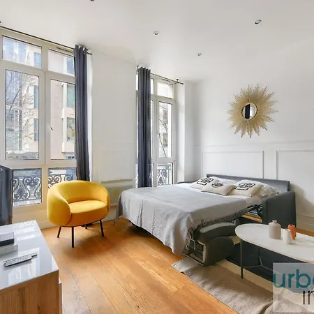 Urban Flat 34 - Beautiful 3 Bedroom Louvre * Paris