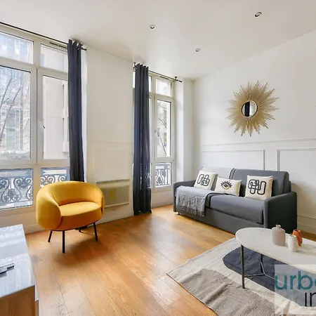 Urban Flat 34 - Beautiful 3 Bedroom Louvre *