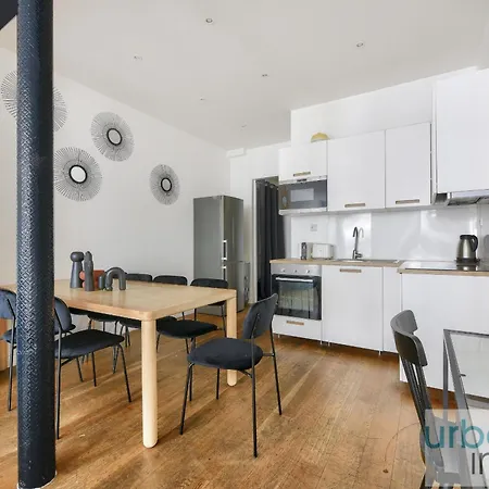 Urban Flat 34 - Beautiful 3 Bedroom Louvre